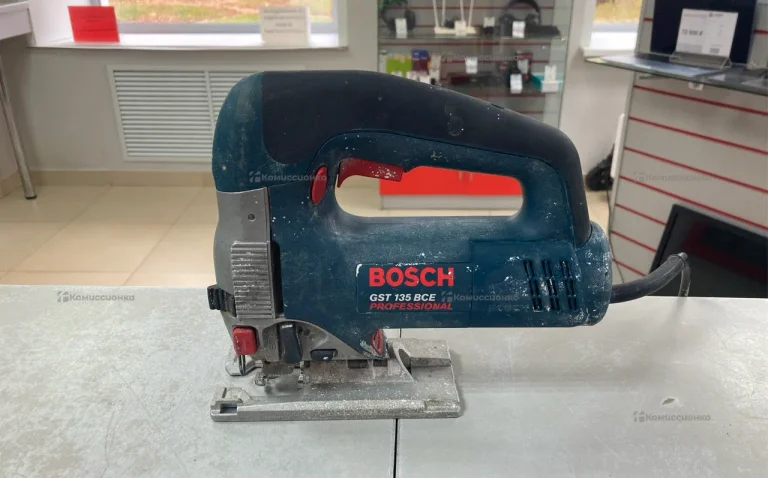 Электролобзик Bosch GST 135 BCE