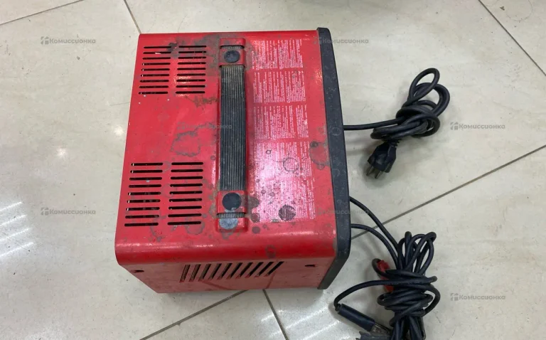 Пуско-зарядное устройство Leader 220