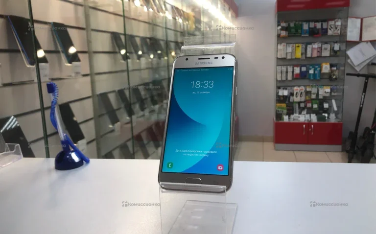 Samsung Galaxy J3 (2017) 2/16 ГБ