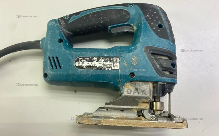 лобзик Makita 4350