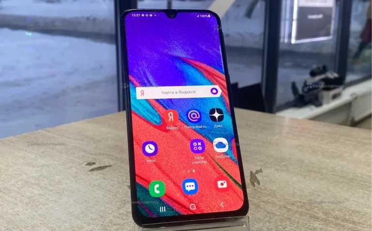 Samsung Galaxy A40 4/64 ГБ