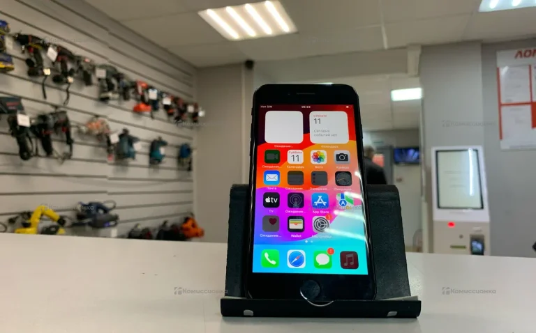 Apple iPhone SE (2022) 4/64 ГБ