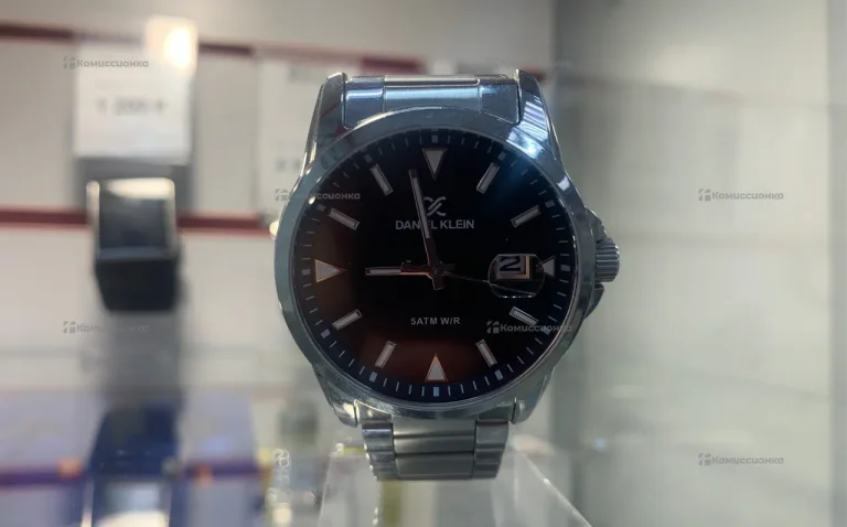 Часы Daniel Klein