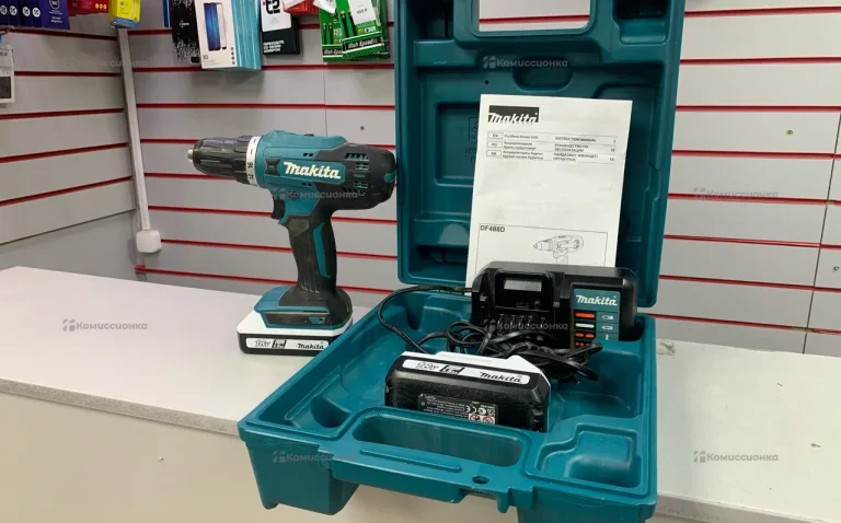 Аккумуляторная дрель-шуруповерт Makita DF488DWE