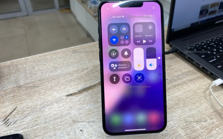 Apple iPhone 16e 8/256 ГБ