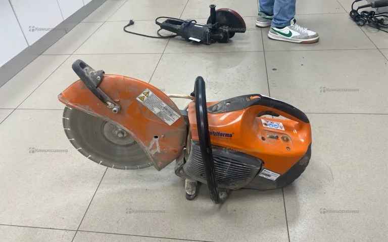 Бензорез Holzforma GC420