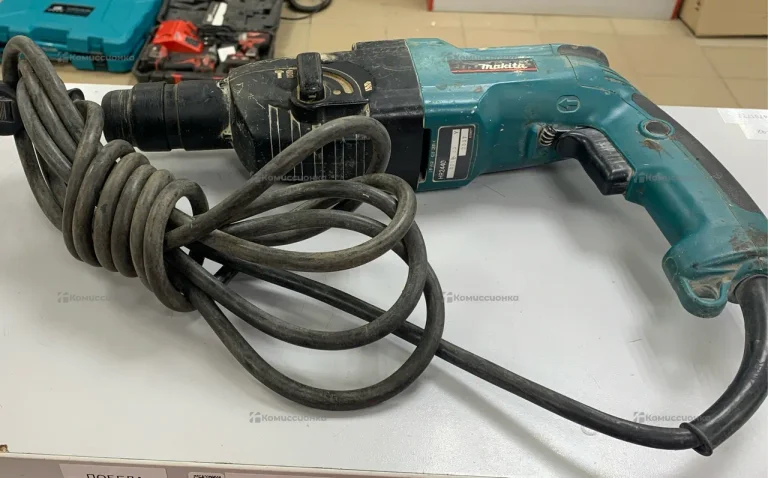 Перфоратор makita HR2440