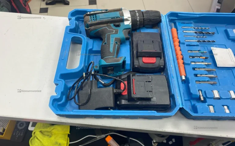 Дрель-шуруповёрт Makita DCD917 (реплика)