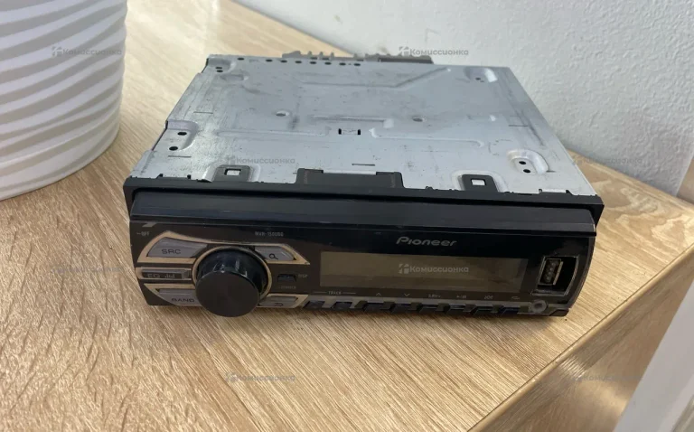 Автомагнитола Pioneer DEn-1700ub