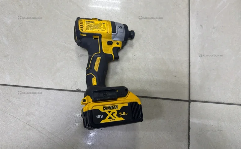 Шуруповерт DeWalt DCF887