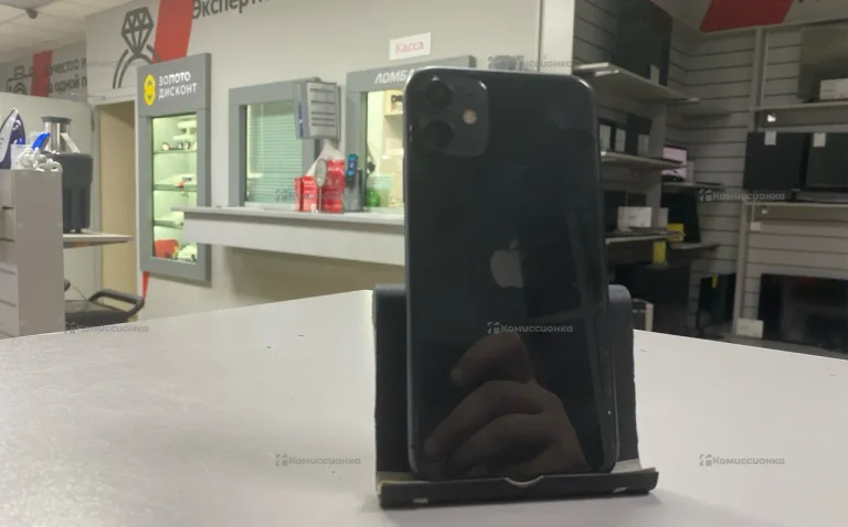 Apple iPhone 11 4/64 ГБ
