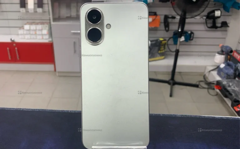 Tecno Spark Go 2 4/128 ГБ