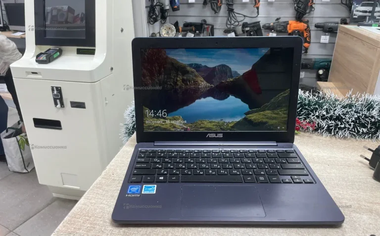 Ноутбук  ASUs e203 m