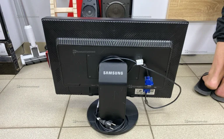 Монитор Samsung SyncMaster 245B