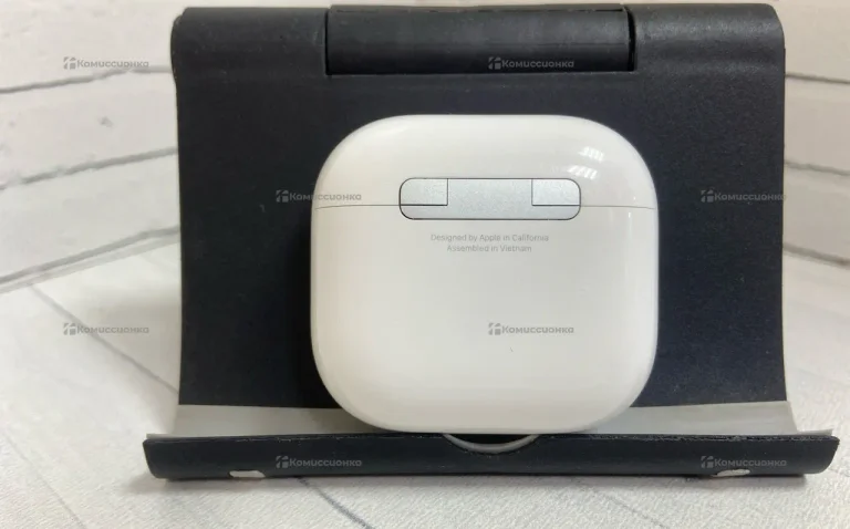 Наушники  Apple AirPods 4