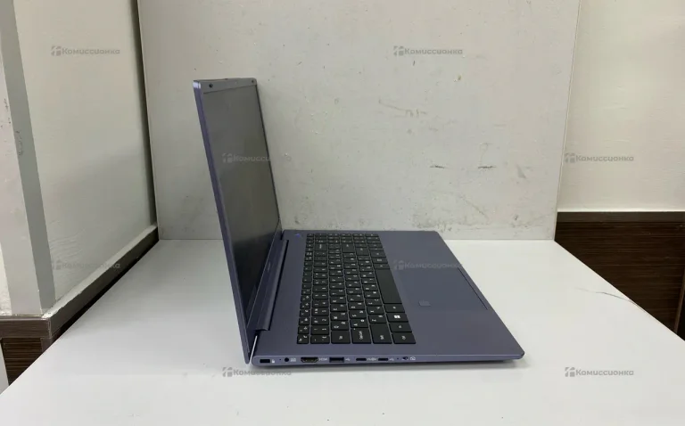 Ноутбук  Dexp Atlas