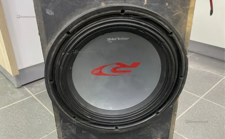 Сабвуфер  Alpine SWR1542d r15