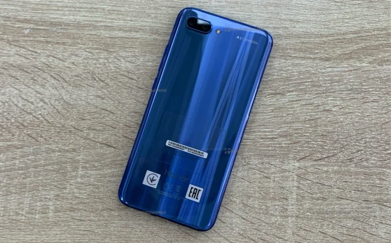 Honor 10 4/64 ГБ