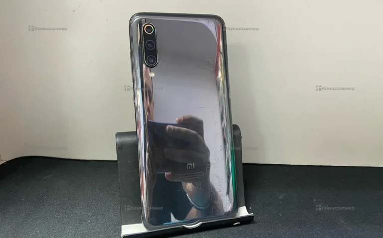 Xiaomi Mi 9 6/64 ГБ