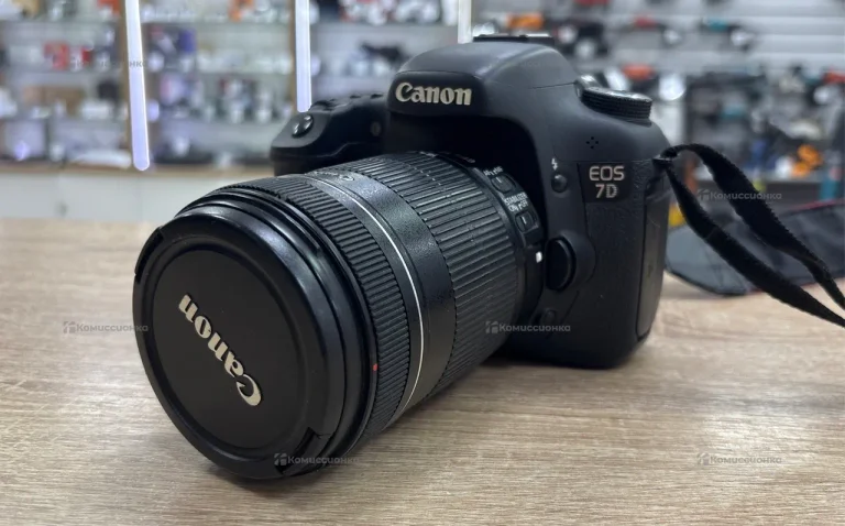 Фотоаппарат  EOS 7D три объектива и аксесуары