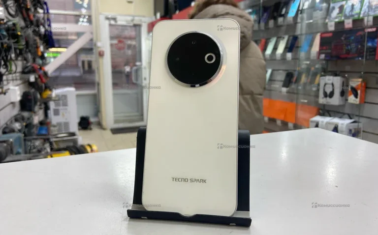 Tecno Spark 30C 4/128 ГБ