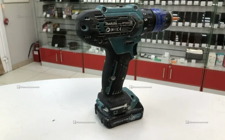 Дрель шуруповерт Makita DF333D