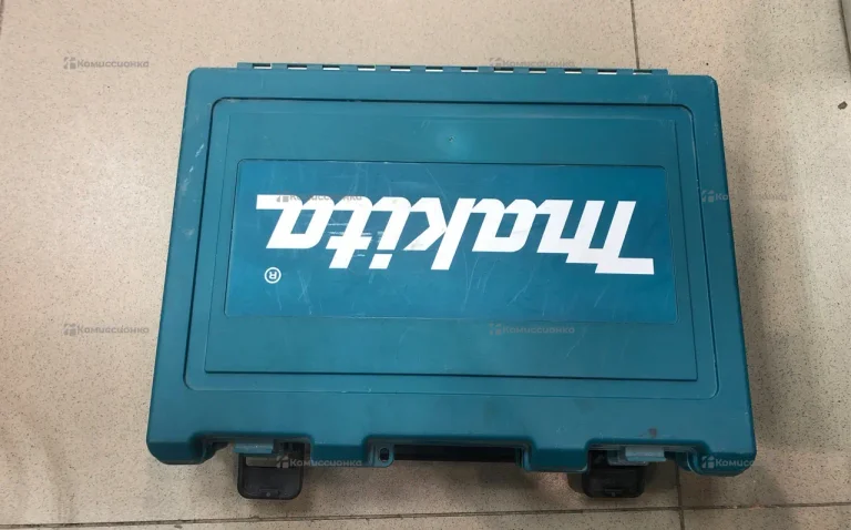 Перфоратор Makita HR2470
