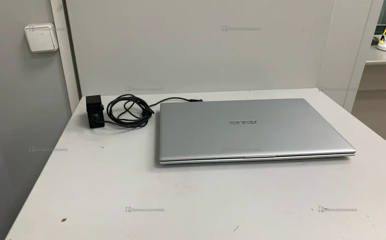 Ноутбук  Asus Vivo book  f412u