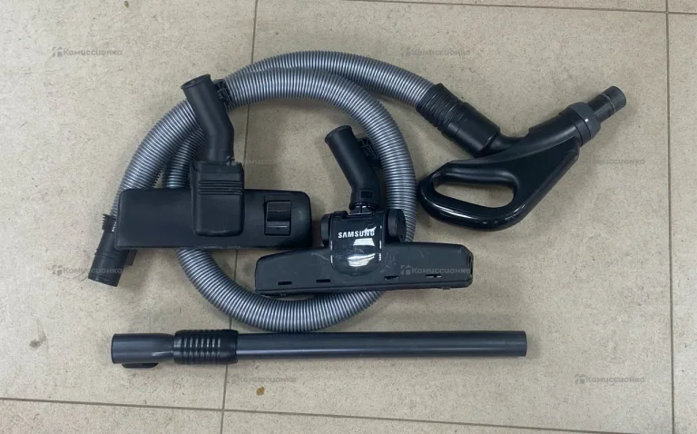Пылесос Samsung SC18M21C0VR