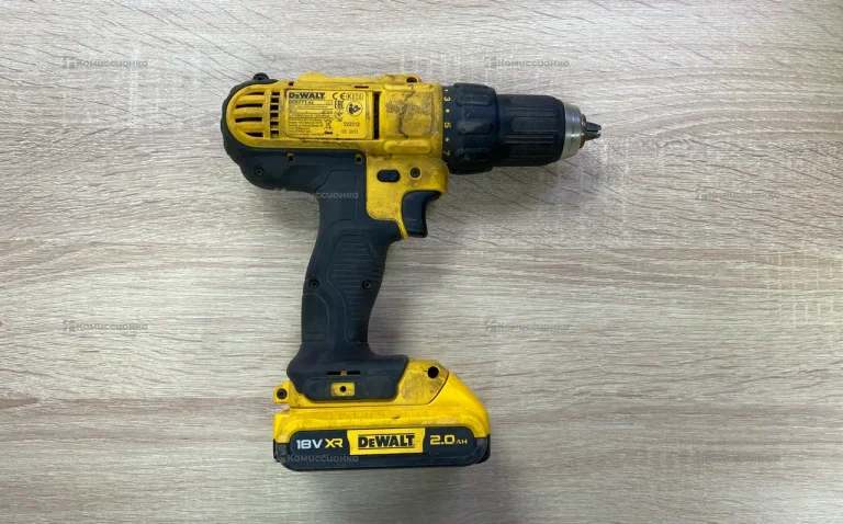 Дрель-шуруповерт DeWALT DCD771-KS