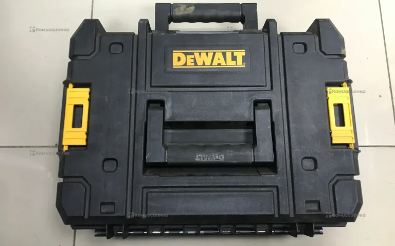 Аккумуляторный гайковерт DeWalt DCF922