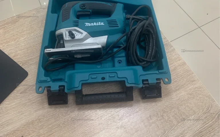 Электролобзик makita JV0600K