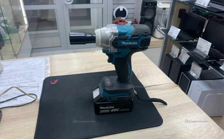 Аккумуляторный гайковерт makita