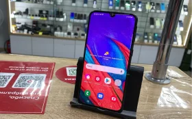 Samsung Galaxy A40 4/64 ГБ