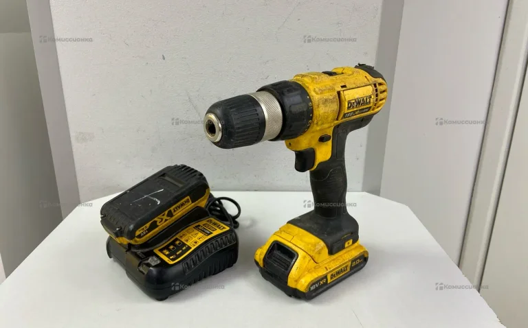 Дрель-шуруповерт dewalt DCD771