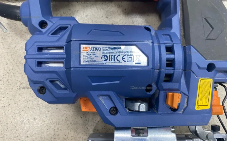 Электролобзик Dexter NC750JS
