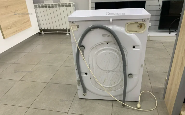Стиральная машина Indesit WIUN83