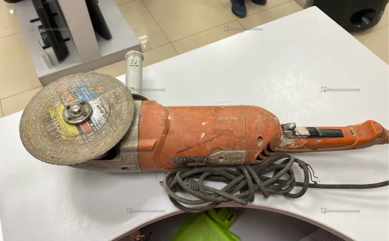 УШМ BLACK+DECKER KG2000