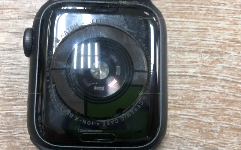 Часы  Apple Watch Series 4 40mm