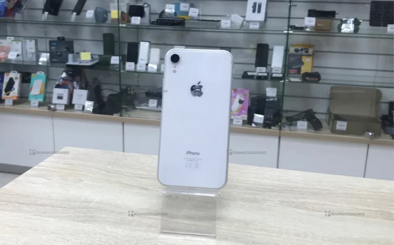 Apple iPhone XR 3/128 ГБ