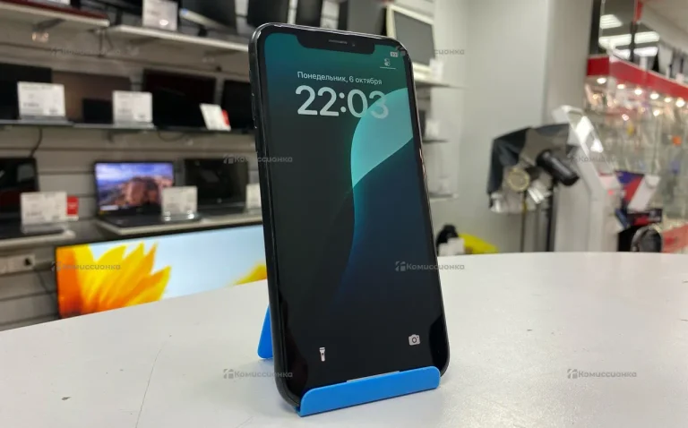 Телефон Apple iPhone XR 3/128 ГБ