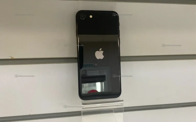 Apple iPhone SE (2020) 3/64 ГБ