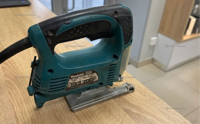 Электролобзик makita 4329
