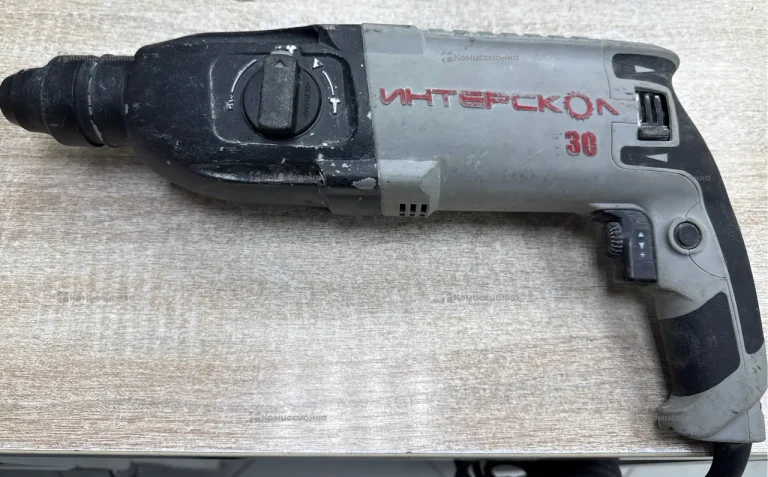 Перфоратор Интерскол П-30/900ЭР