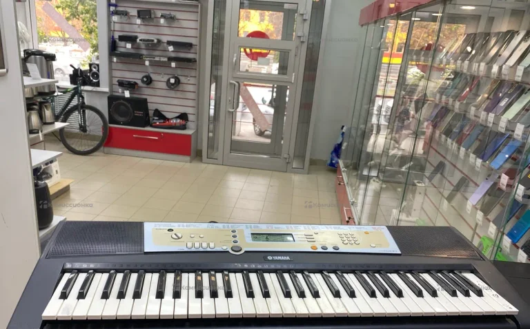 Синтезатор Yamaha PSR-R200