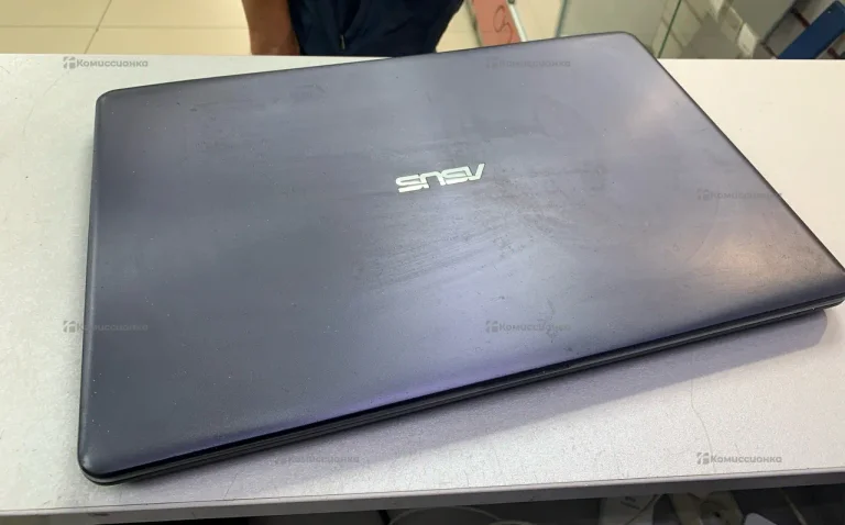 Ноутбук  Asus sonicmaster i3-7100