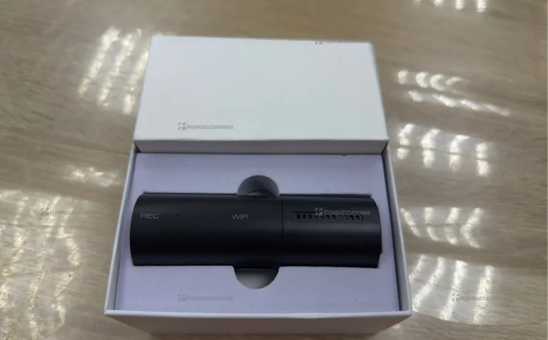 Видеорегистратор  Azdome m300