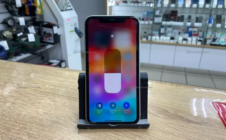 Apple iPhone XR 3/256 ГБ