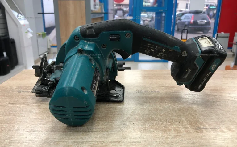 Дисковая пила makita HS301DWAE