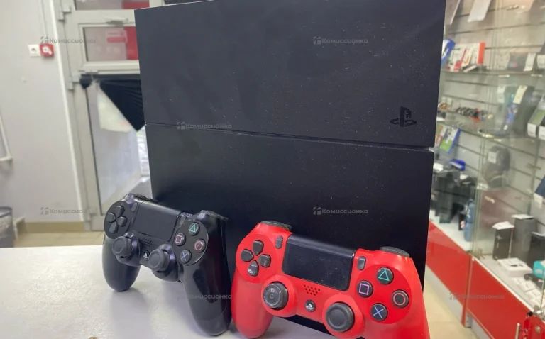 . Игровая приставка PS4 fat 1tb